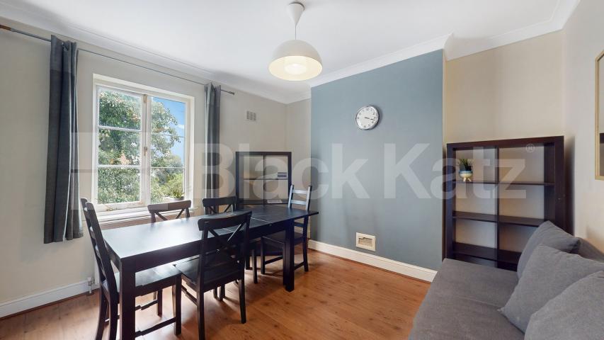 Stylish 3 Bedroom Flat on Quiet Residential Street Rochester Road, Camden